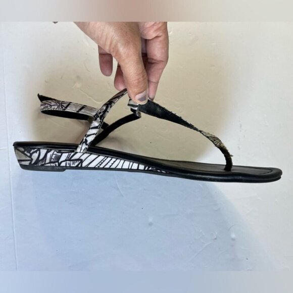 g:21 Black & White Strappy Flat Sandals - Size 8 - Picture 3 of 13